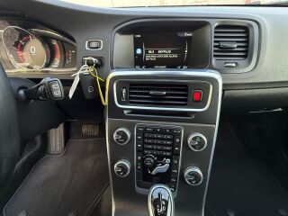 Volvo V60 Summum Facelift EU6 2.0 R4 D4 TDI 133kW