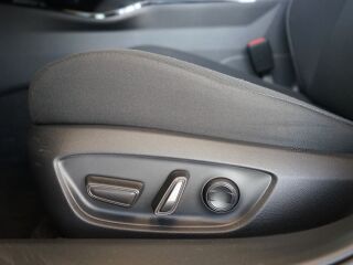 Toyota Prius Luxury Plug-In Hybrid 2.0 111кВ