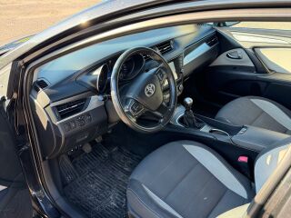 Toyota Avensis 2.0 105kW