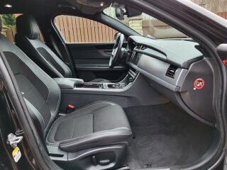 Jaguar XF R-Sport Black idition AWD 2.0 d 132kW
