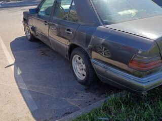 Mercedes-Benz E 200 2.0 55kW