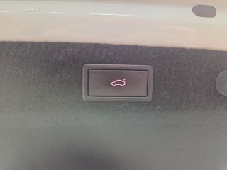 Skoda Octavia HB Elegance 1.5 96кВ