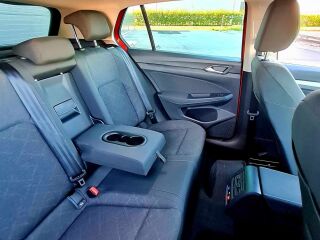Volkswagen Golf GOLF 8 LIFE 1,0 ETSI 110H DSG 1.0 81кВ