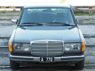 Mercedes-Benz 230 E 2.3 R4 100kW