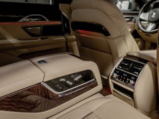 BMW 750 xDrive M-Sportpakett 4.4 390kW