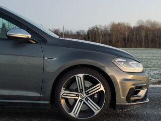 Volkswagen Golf R 2.0 R4 TSI 221kW