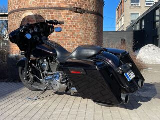 Harley-Davidson Street Glide V2