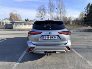 Toyota Highlander Premium 2.5 140кВ