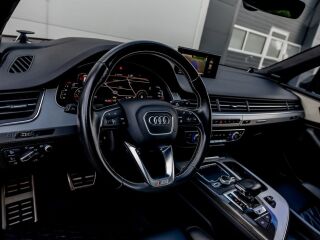Audi SQ7 4.0 V8 320кВ