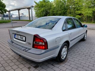Volvo S80 2.5 R5 103kW