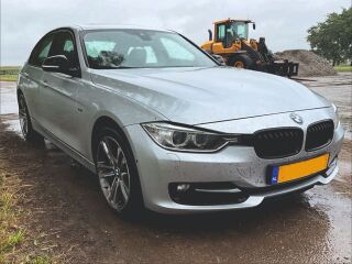 BMW 335 Sport Line 3.0 R6 Turbo 225кВ