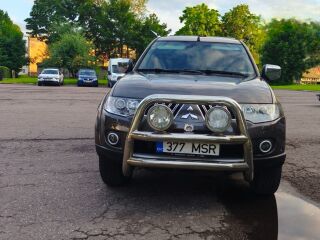 Mitsubishi L200 2.5 131kW