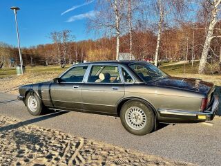 Jaguar XJ40 3.6 149kW