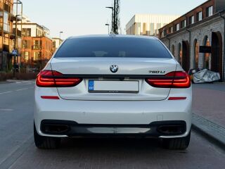 BMW 750 Li xDrive 4.4 330kW