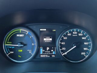 Mitsubishi Outlander Instyle Plus 4WD 2.4 PHEV 165kW