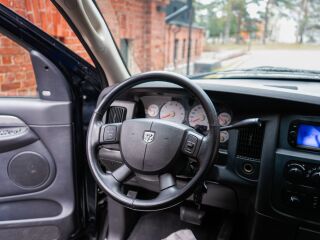 Dodge RAM 1500 4x4 Laramie 5.7 V8 HEMI 257кВ