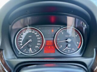 BMW 330 3.0 180kW