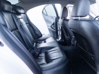 Lexus IS 250 White Pearl Facelift 2.5 153kW