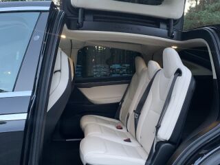 Tesla Model X 75D AWD Dual Motor 245kW