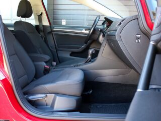 Volkswagen Golf 1.0 85kW