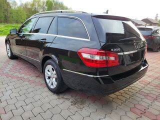Mercedes-Benz E 220 T Elegance BlueEfficiency 2.1 R4 CDi 125kW
