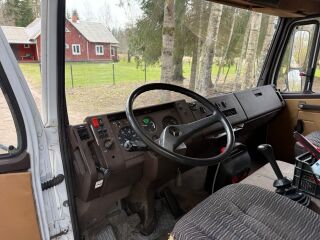 Mercedes-Benz 817