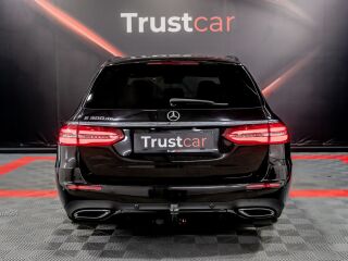 Mercedes-Benz E 300 de AMG 2.0 143kW