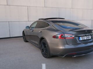 Tesla Model S 85 D 158kW