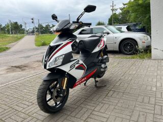 Aprilia SR 50 R 6кВ