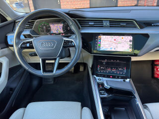 Audi Q8 e-tron 55 quattro S line Exclusive 300kW