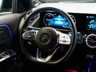 Mercedes-Benz GLA 250 AMG Line Premium Plus 2.0 165kW