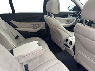 Mercedes-Benz E 300 de 4Matic AMG Night pakett 2.0 143kW