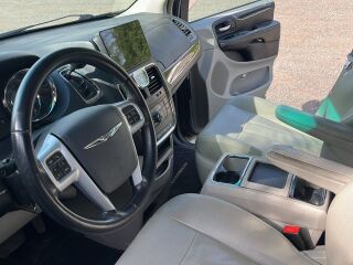 Chrysler Town & Country 3.6 211кВ