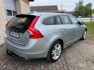 Volvo V60 Polestar SUMMUM AWD 2.4 D6 TWIN ENGINE PLUG IN HYBRID 158kW