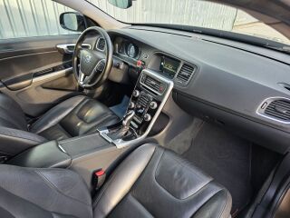 Volvo V60 Cross Country Pro Luxury Bronze 2.0 D3 110kW