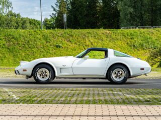 Chevrolet Corvette C3 5.7 V8 168kW