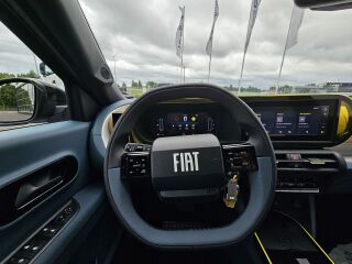 Fiat Grande Panda Hybrid 110 La Prima Baltics 1.2 R3 Turbo 81kW