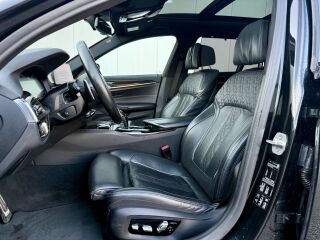 BMW 530 Touring xDrive M sportpakett H&K LED 3.0 d 195kW
