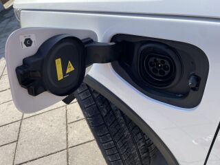 Volvo XC40 R-DESIGN INTELLI SAFE PRO GEARTRONIC RECHARGE 1.5 T5 Twin-Engine PLUG-IN-HYBRID 60 + 132кВ