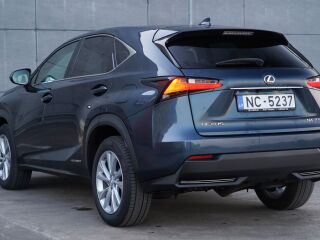 Lexus NX 300h AWD Hybrid Luxury 2.5 R4 16V 145kW