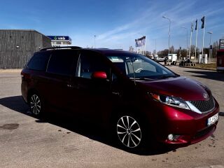 Toyota Sienna XLE 3.5 V6 197kW