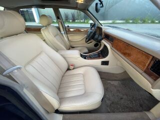 Jaguar XJ DAIMLER 4.0 166kW
