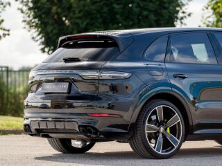 Porsche Cayenne Platinum Edition Sport Chrono MY23 340kW