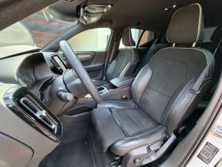 Volvo XC40 R-DESIGN INTELLI SAFE PRO GEARTRONIC RECHARGE 1.5 T5 Twin-Engine PLUG-IN-HYBRID 60 + 132kW