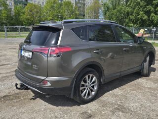 Toyota RAV4 2.5 114kW