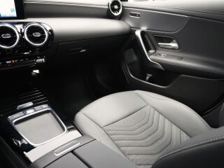 Mercedes-Benz CLA 180 Coupe 1.3 R4 100кВ