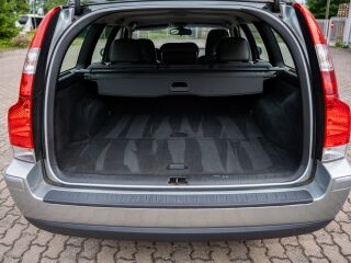 Volvo V70 Momentum 2.4 D5 120kW