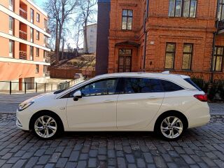 Opel Astra Sports Tourer+ 1.6 81кВ