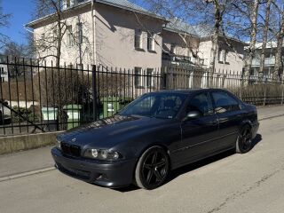 BMW M5 5.0 V8 294kW