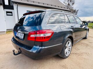Mercedes-Benz E 200 Elegance 2.1 R4 100kW